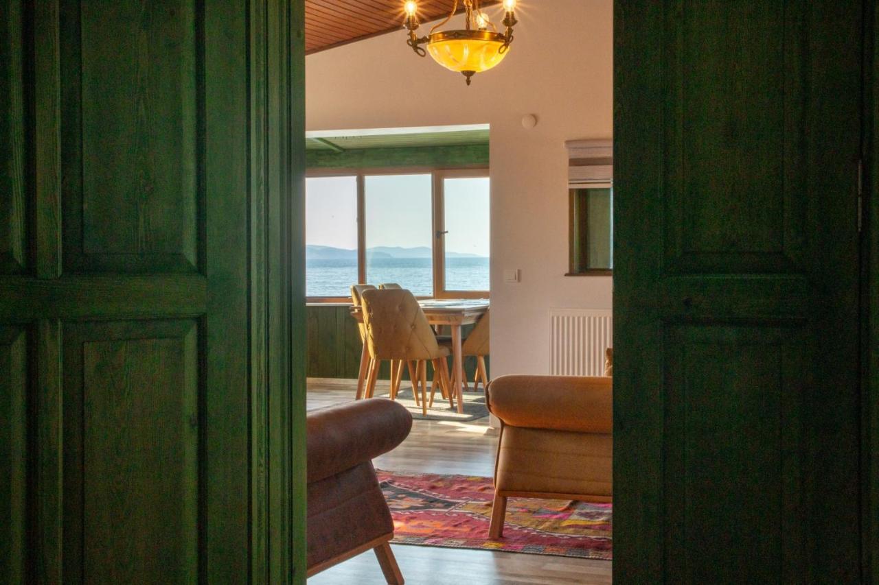 Flat W Fireplace Terrace 3 Min To In Urla *